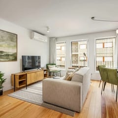 City Center Apartment w/ Fast WiFi & Kitchen