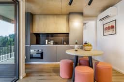 Riverside Studio Near Porto & Beaches w/ WiFi - Image 3