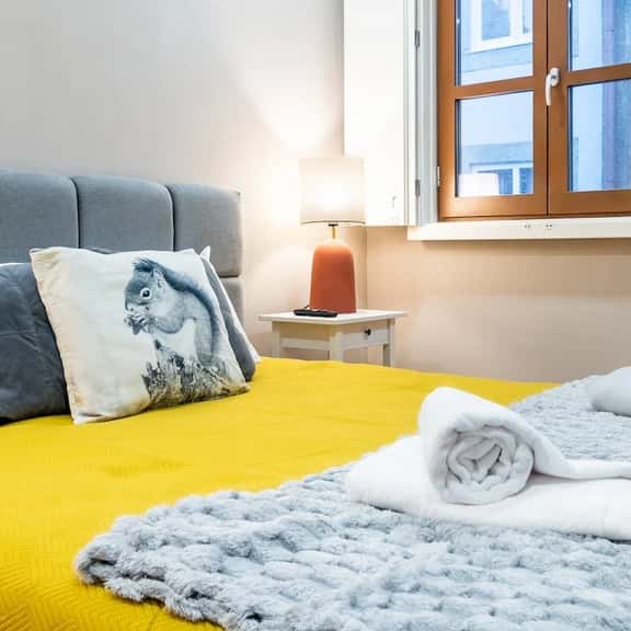 Historic Porto Apt Near Ribeira & Douro River - Image 1