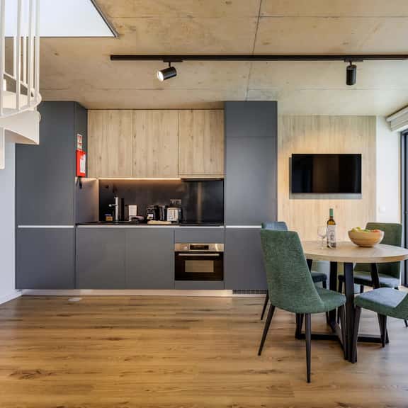 Riverside View Apt, Near Porto & Beach - Image 1