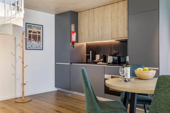 Riverside View Apt, Near Porto & Beach - Image 2